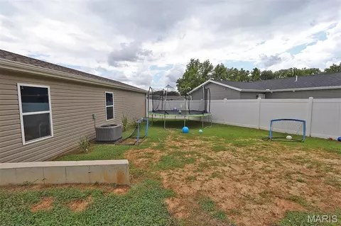 Exterior - 1004 Allenview Dr, Jackson, MO 63755 photo 5 of 14