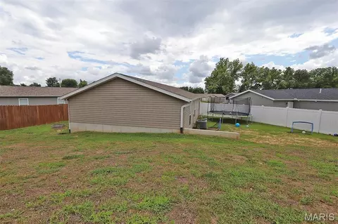 Exterior - 1004 Allenview Dr, Jackson, MO 63755 photo 9 of 14