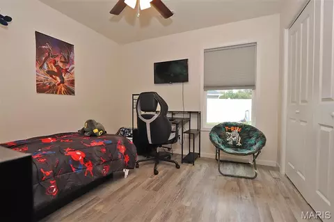 Bedroom - 1004 Allenview Dr, Jackson, MO 63755 photo 4 of 4