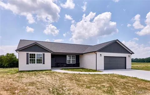 19661 Longspur Trl, Bowling Green, MO 63334