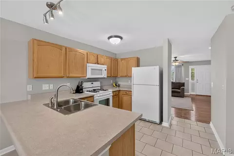 Kitchen - 37 Sommer Circle Dr, O'fallon, MO 63368 photo 1 of 2