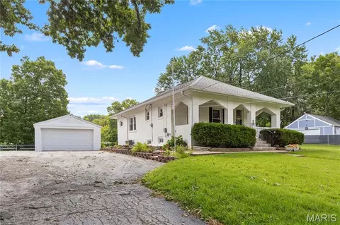 2970 Walton Rd, Saint Louis, MO 63114