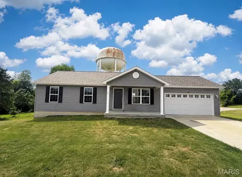 807 Navajo Trl, Warrenton, MO 63383