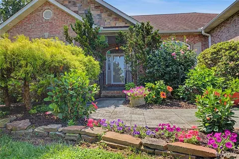 1863 Greenbrier St, Cape Girardeau, MO 63701