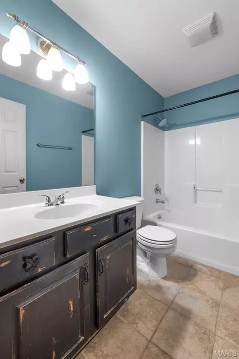 Bath - 2513 Ridgeway Dr, Jackson, MO 63755 photo 1 of 4