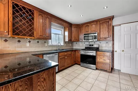 Kitchen - 2513 Ridgeway Dr, Jackson, MO 63755 photo 1 of 2
