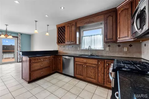 Kitchen - 2513 Ridgeway Dr, Jackson, MO 63755 photo 2 of 2