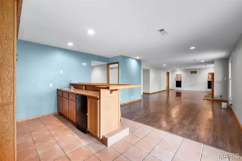 Living - 2513 Ridgeway Dr, Jackson, MO 63755 photo 5 of 6