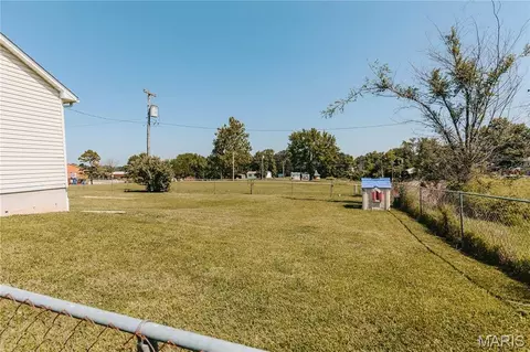 Exterior - 150 Cedar Circle Dr, Vienna, MO 65582 photo 2 of 11