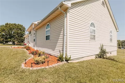 Exterior - 150 Cedar Circle Dr, Vienna, MO 65582 photo 8 of 11