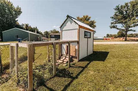 Exterior - 150 Cedar Circle Dr, Vienna, MO 65582 photo 6 of 11