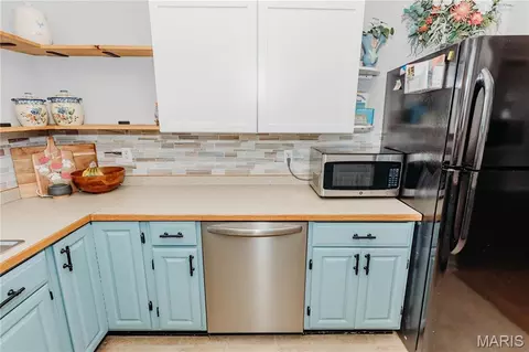 Kitchen - 150 Cedar Circle Dr, Vienna, MO 65582 photo 8 of 9