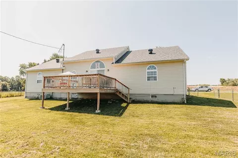 Exterior - 150 Cedar Circle Dr, Vienna, MO 65582 photo 4 of 11