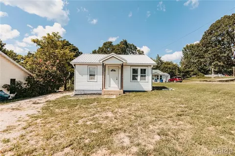 Exterior - 308 W 5th St, Dixon, MO 65459 photo 3 of 4