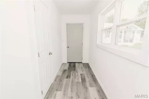 Entry Way - 308 W 5th St, Dixon, MO 65459 photo 4 of 5