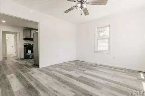 Living - 308 W 5th St, Dixon, MO 65459 photo 1 of 4