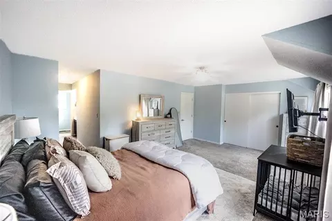 Bedroom - 1429 Tahoe Valley Ct, Ballwin, MO 63021 photo 2 of 3