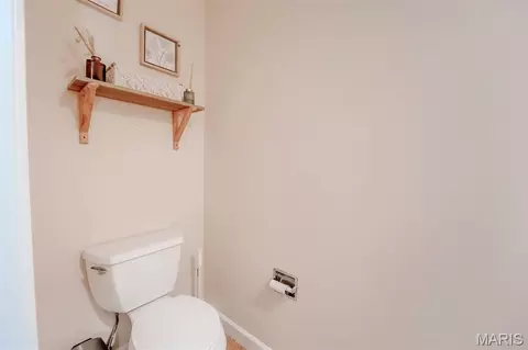 Bath - 1429 Tahoe Valley Ct, Ballwin, MO 63021 photo 1 of 4