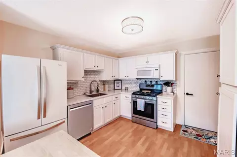 Kitchen - 1429 Tahoe Valley Ct, Ballwin, MO 63021 photo 1 of 5