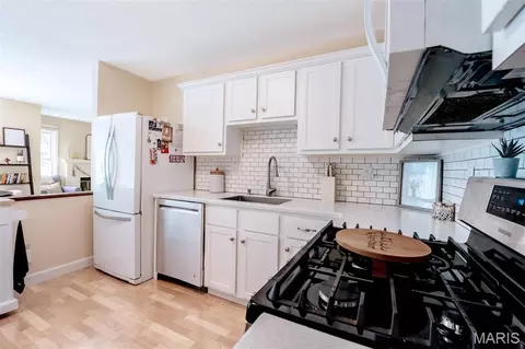 Kitchen - 1429 Tahoe Valley Ct, Ballwin, MO 63021 photo 3 of 5