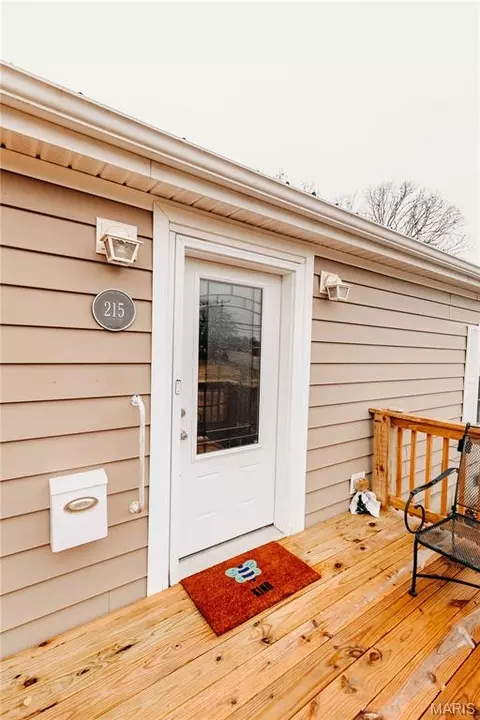 Exterior - 215 E 5th St, Dixon, MO 65459 photo 6 of 8