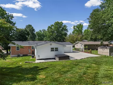Exterior - 735 Montbrook Dr, O'fallon, MO 63366 photo 4 of 8