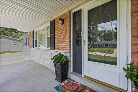 Exterior - 735 Montbrook Dr, O'fallon, MO 63366 photo 3 of 8