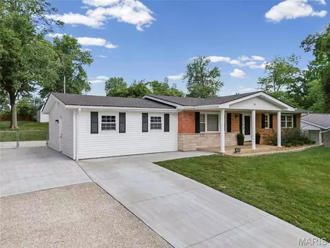 Exterior - 735 Montbrook Dr, O'fallon, MO 63366 photo 1 of 8