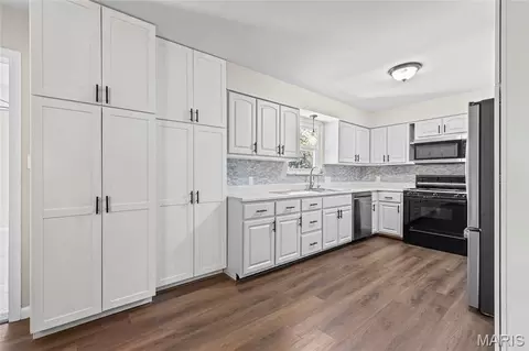 Kitchen - 735 Montbrook Dr, O'fallon, MO 63366 photo 1 of 3