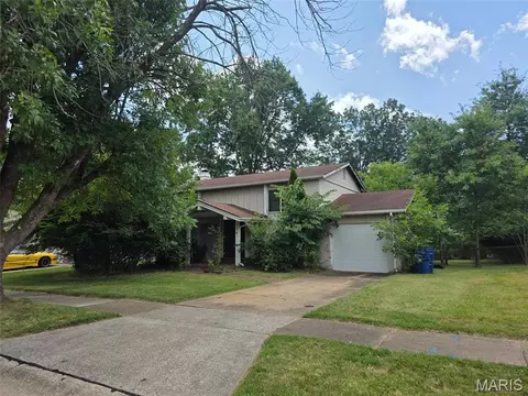 334 Bellezza Dr, Ballwin, MO 63021 photo 2