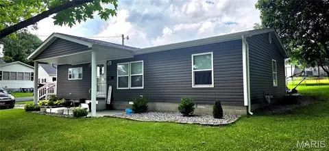 501 E Broadway St, Steeleville, IL 62288 photo 3
