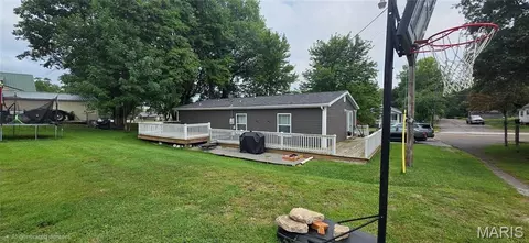 501 E Broadway St, Steeleville, IL 62288 photo 7