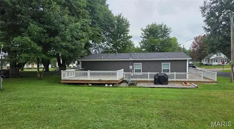 501 E Broadway St, Steeleville, IL 62288 photo 8