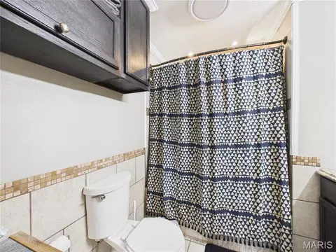 Bath - 404 N Main St, Gideon, MO 63848 photo 1 of 1