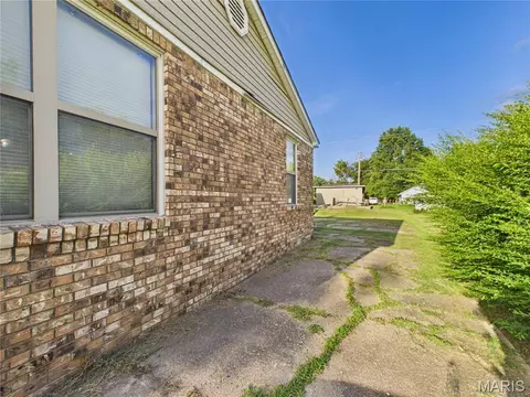 Exterior - 404 N Main St, Gideon, MO 63848 photo 1 of 3