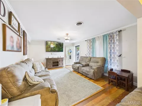 Living - 404 N Main St, Gideon, MO 63848 photo 2 of 2