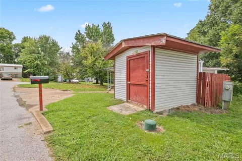 Exterior - 621 Pine View Dr, Fenton, MO 63026 photo 2 of 3