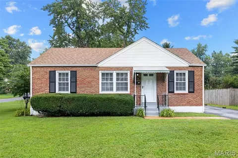 1150 S New Florissant Rd, Florissant, MO 63031