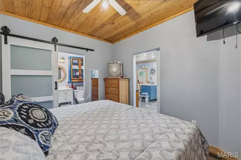 Bedroom - 10050 Easton Rd, Mineral Point, MO 63660 photo 1 of 2