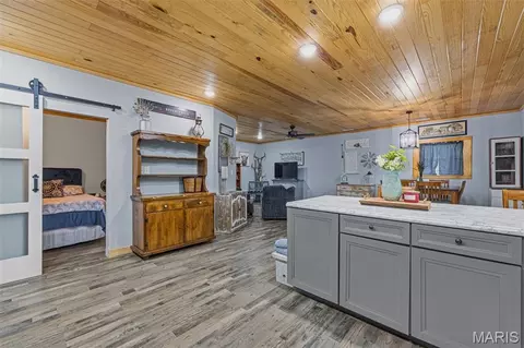 Kitchen - 10050 Easton Rd, Mineral Point, MO 63660 photo 4 of 4