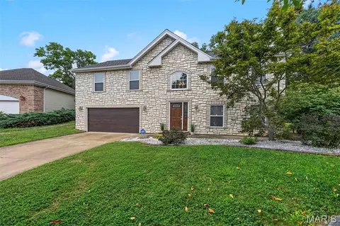 3950 White Rose Ln, Saint Charles, MO 63304