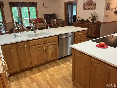 Kitchen - 709 Southview Dr, Rolla, MO 65401 photo 2 of 4