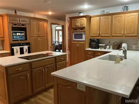 Kitchen - 709 Southview Dr, Rolla, MO 65401 photo 4 of 4