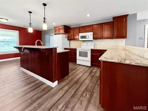 Kitchen - 402 Harry St, Palmyra, MO 63461 photo 1 of 5