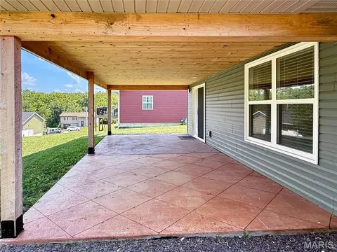 Exterior - 402 Harry St, Palmyra, MO 63461 photo 4 of 7