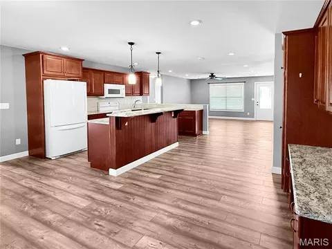 Kitchen - 402 Harry St, Palmyra, MO 63461 photo 2 of 5