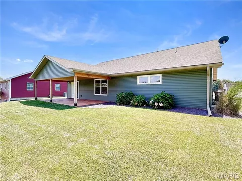 Exterior - 402 Harry St, Palmyra, MO 63461 photo 5 of 7
