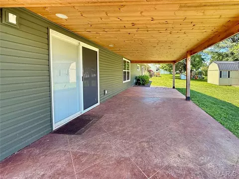 Exterior - 402 Harry St, Palmyra, MO 63461 photo 3 of 7