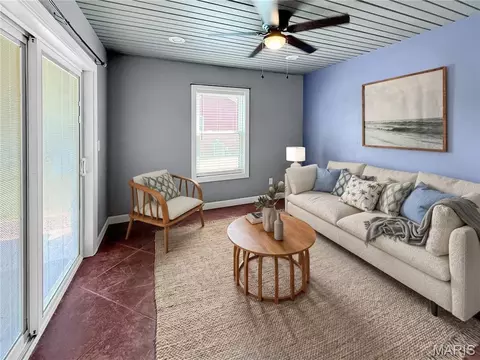Living - 402 Harry St, Palmyra, MO 63461 photo 1 of 1