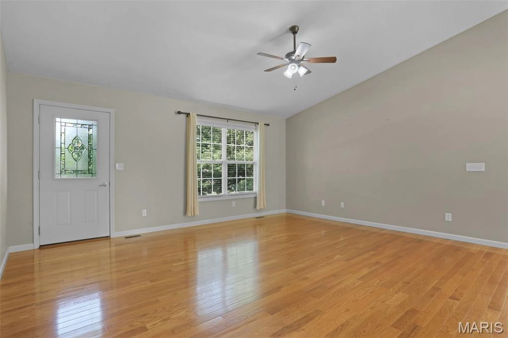 Living - 1423 E 5th St, Washington, MO 63090 photo 1 of 4